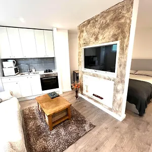 https://modern-studio-apartment-with-free-wifi.brighton-hotels-england.com